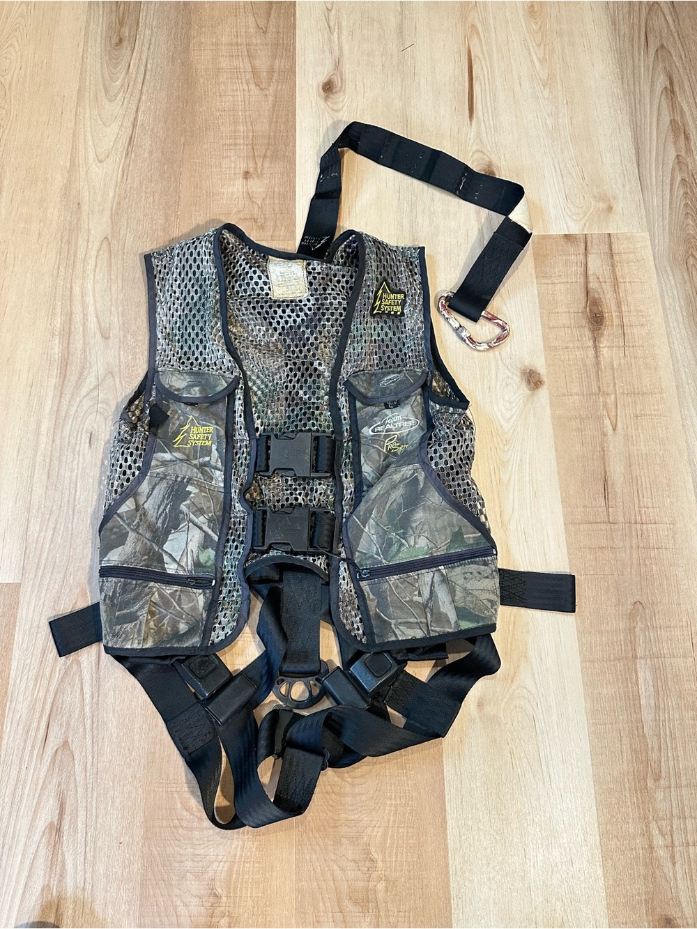 Hunter Safety System Team Realtree Pro Series Safety Harness